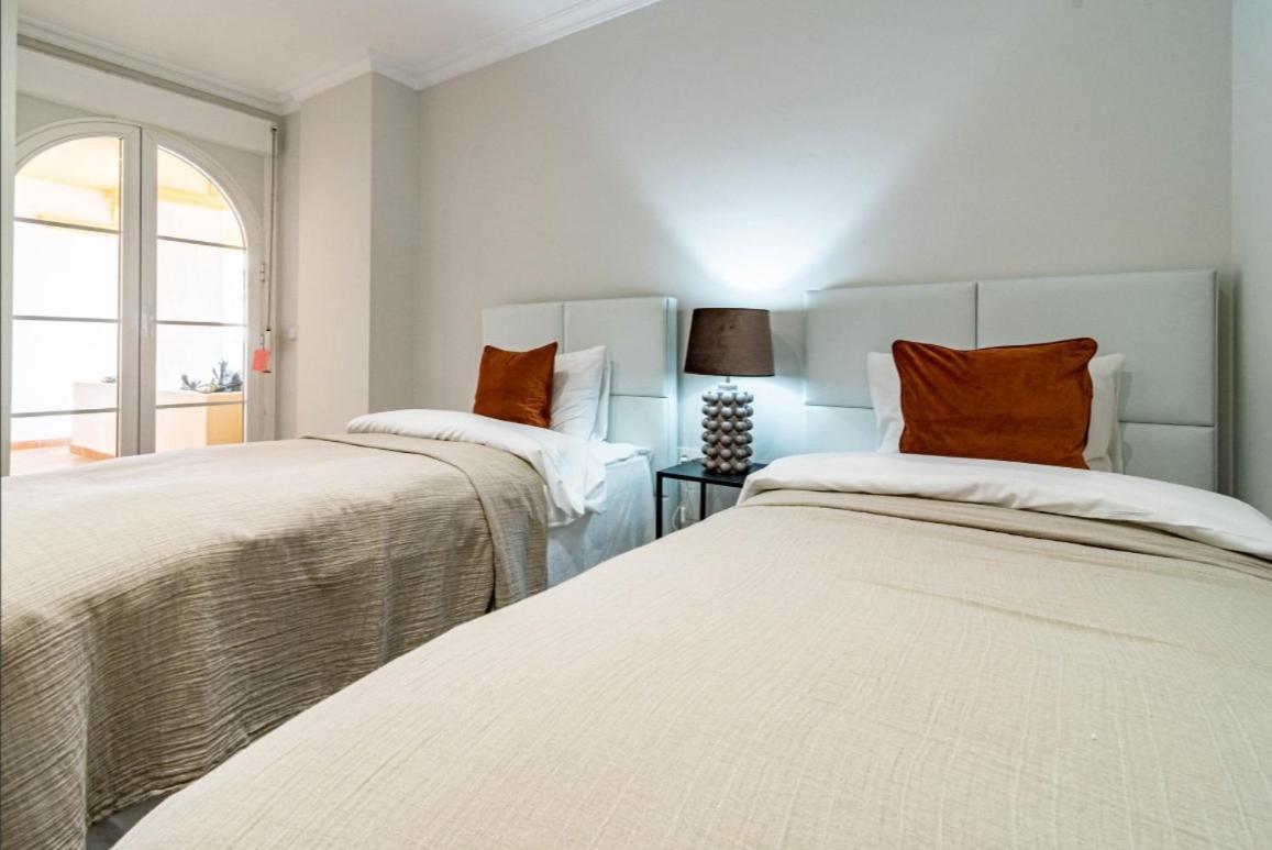 Apartamento Stunning With Pool In By Costarentals - M36 *